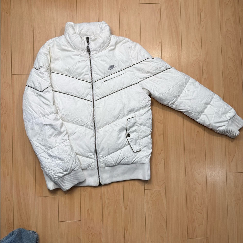 Nike White puffer women’s Jacket